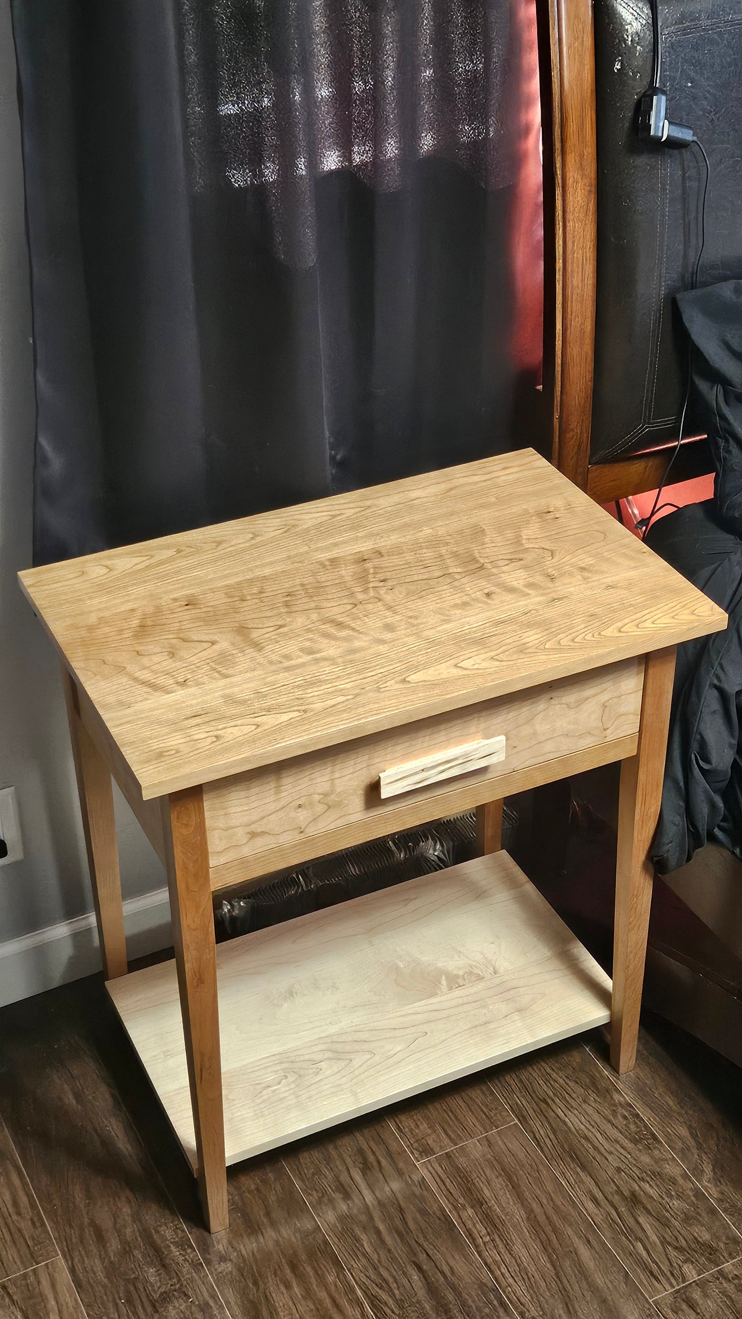 Shaker Style End Table